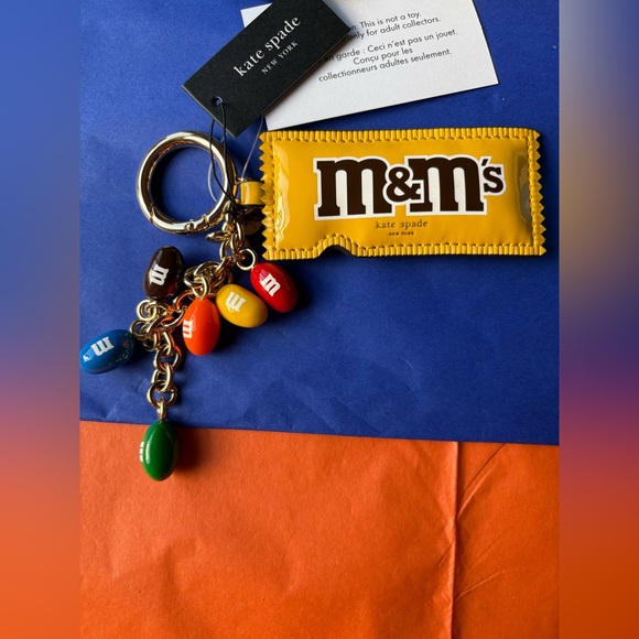 🌟 SOLD 🌟M&M’S X KATE SPADE NEW YORK PATENT PU 3D PACKET KEY FOB BAG CHARM 🍬 - Picture 8 of 16
